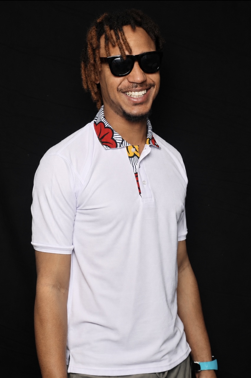 afrhikastore-boutique-mode-africaine-homme-toulouse-vêtements-wax-2026-polo-homme-wax-afro-moderne-chic_6631 Mode africaine homme 2026 polo en wax - Afrhika store boutique à toulouse
